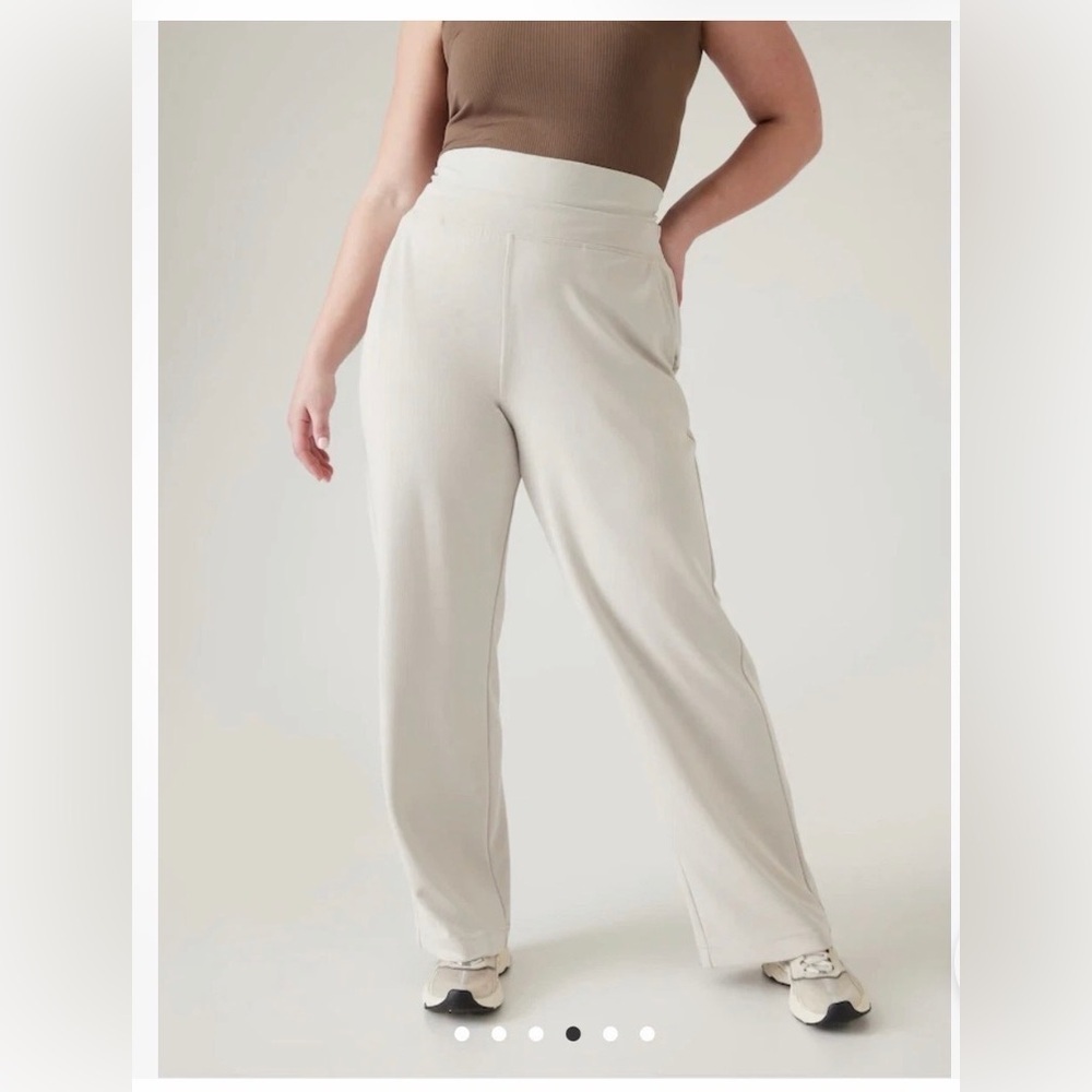 Athleta Seasoft Wide Leg Pant Abalone Grey Size Large.